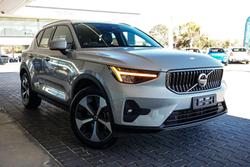 2023 Volvo XC40 Ultimate B4 Bright