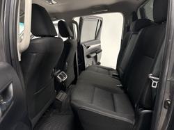 2021 Toyota Hilux SR5