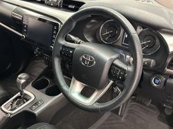 2021 Toyota Hilux SR5