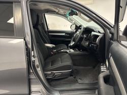 2021 Toyota Hilux SR5