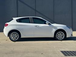 2017 Alfa Romeo Giulietta Super Series 2 White