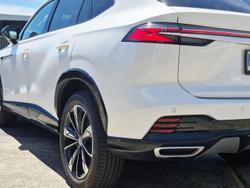 2025 MG HS Essence AS33 MY25 Pearl White