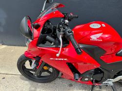 2015 Honda CBR300R RED/WHITE