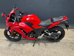 2015 Honda CBR300R RED/WHITE