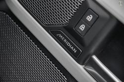 2024 Land Rover Defender 110 P400e X-Dynamic HSE