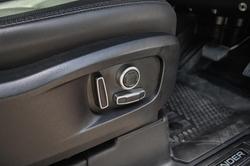 2024 Land Rover Defender 130 D300 X-Dynamic SE