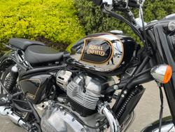 2025 Royal Enfield CLASSIC 650 Black