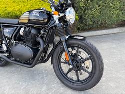 2026 Royal Enfield INTERCEPTOR 650 E5 CLASSIC Black