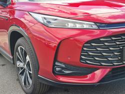 2025 MG HS Essence