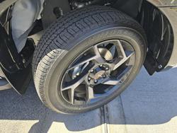 2025 Isuzu MU-X X-TERRAIN MY25.5 4X4 Dual Range Moonstone White