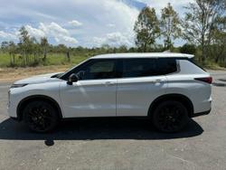 2023 Mitsubishi Outlander LS Black Edition