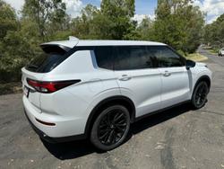 2023 Mitsubishi Outlander LS Black Edition