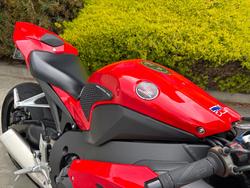 2013 Honda CBR1000RR (FIREBLADE) Red