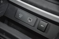 2023 Land Rover Defender 110 P400e X-Dynamic SE