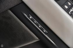 2023 Land Rover Range Rover Evoque P300e Autobiography