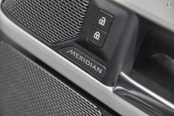 2020 Land Rover Defender 110 D240 SE