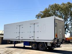 2006 FTE Bogie Axle 16 Pallet Fridge Trailer