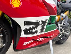 2024 DUCATI PANIGALE V2 BAYLISS 20TH ANNIV Red