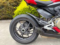 2024 DUCATI PANIGALE V2 BAYLISS 20TH ANNIV Red