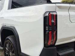 2025 MG MGU9 Explore Pro EKK1C MY25 4X4 Dual Range Alpine White