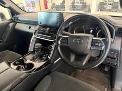 2024 Toyota LANDCRUISER LC300 3.3L V6 DSL GXL 7 Seats