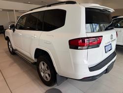 2024 Toyota LANDCRUISER LC300 3.3L V6 DSL GXL 7 Seats