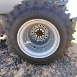 2022 Gleaner S97 Harvester & 40' Gleaner Front