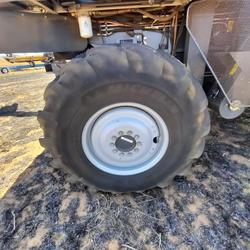 2022 Gleaner S97 Harvester & 40' Gleaner Front