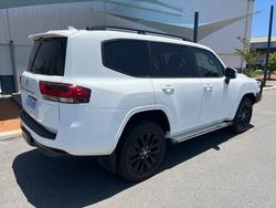 2024 Toyota LANDCRUISER LC300 3.3L V6 DSL GXL 7 Seats Glacier White