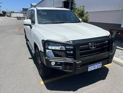 2024 Toyota LANDCRUISER LC300 3.3L V6 DSL GXL 7 Seats Glacier White