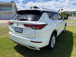 2022 Mitsubishi Outlander LS