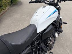 2024 Yamaha XSR700 WHITE/BLAC