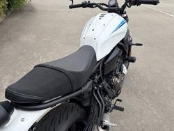 2024 Yamaha XSR700 WHITE/BLAC