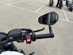 2024 Yamaha XSR700 WHITE/BLAC