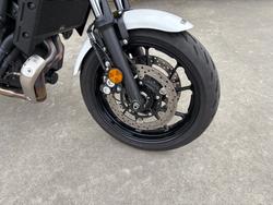 2024 Yamaha XSR700 WHITE/BLAC