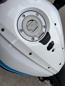 2024 Yamaha XSR700 WHITE/BLAC