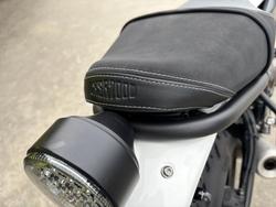 2024 Yamaha XSR700 WHITE/BLAC