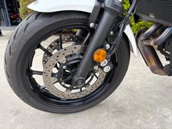 2024 Yamaha XSR700 WHITE/BLAC