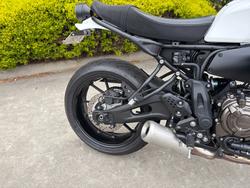 2024 Yamaha XSR700 WHITE/BLAC