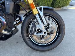 2024 BMW Motorrad R 12 nineT HL Black