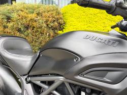 2015 DUCATI DIAVEL Black