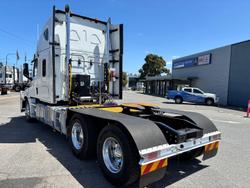 2021 Freightliner Cascadia 126 White