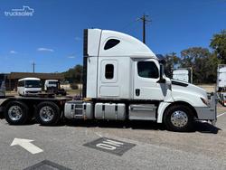 2021 Freightliner Cascadia 126 White