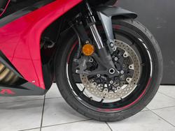 2023 Honda CBR650R Red