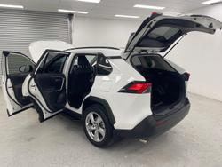 2019 Toyota RAV4 GXL MXAA52R Glacier White