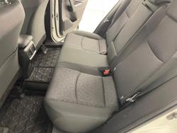 2019 Toyota RAV4 GXL MXAA52R Glacier White