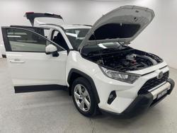2019 Toyota RAV4 GXL MXAA52R Glacier White