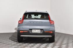 2020 Volvo XC40 T4 Momentum