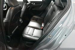 2020 Volvo XC40 T4 Momentum