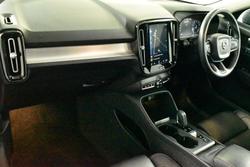 2020 Volvo XC40 T4 Momentum